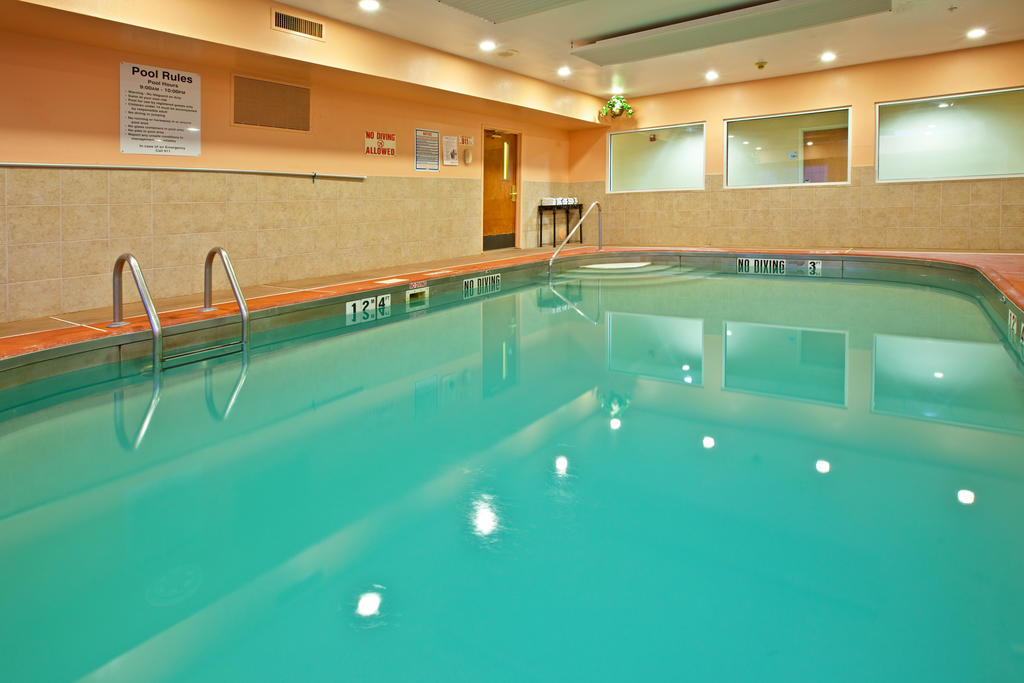 Holiday Inn Express Hotel & Suites האריסון מראה חיצוני תמונה