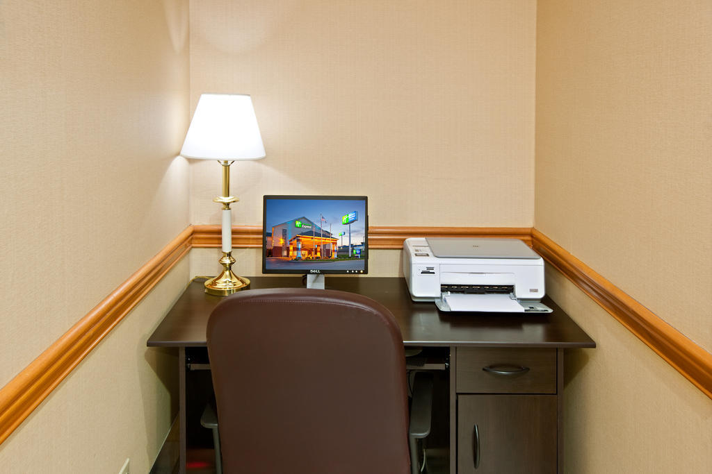 Holiday Inn Express Hotel & Suites האריסון מראה חיצוני תמונה