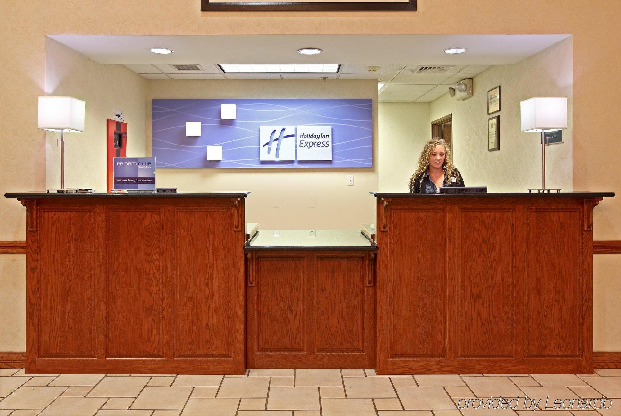 Holiday Inn Express Hotel & Suites האריסון מראה פנימי תמונה