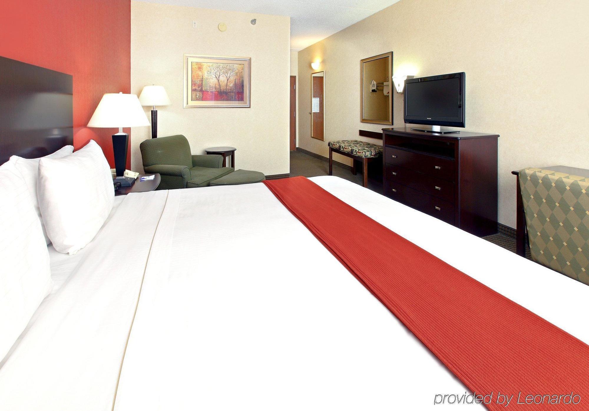 Holiday Inn Express Hotel & Suites האריסון חדר תמונה