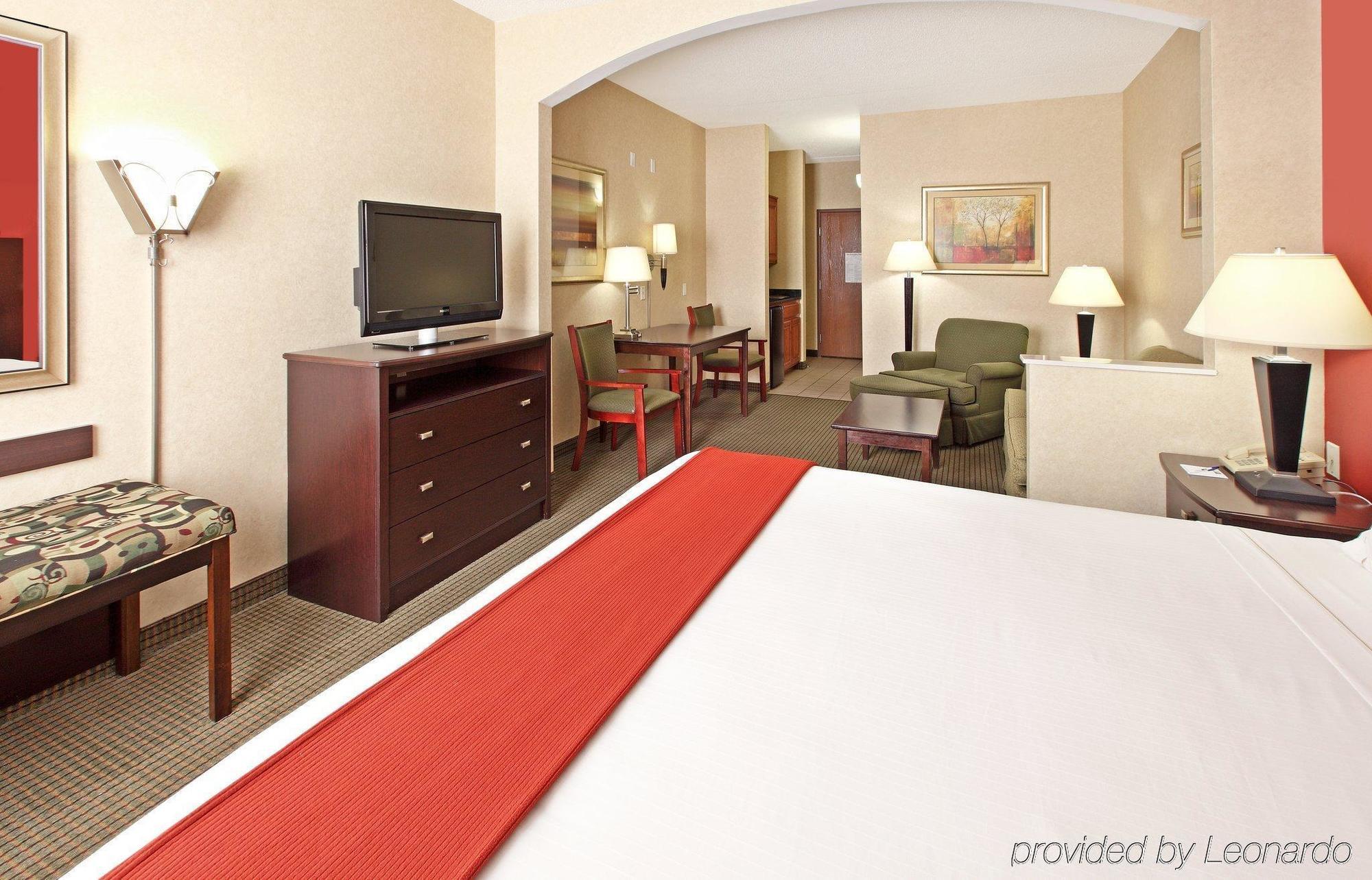 Holiday Inn Express Hotel & Suites האריסון חדר תמונה